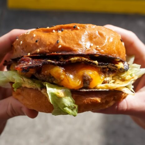 Mums Sauce DZ 950 ML Bottle commercial 2 Mums Sauce Dz 950 Ml Bottle Commercial 2