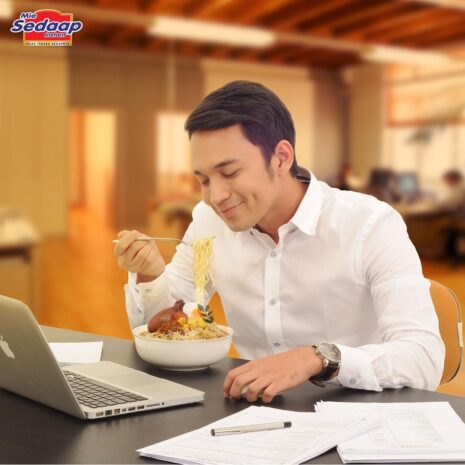 Mie Sedaap Mie Kari Kental Spesial commercial 5 Mie Sedaap Mie Kari Kental Spesial Commercial 5